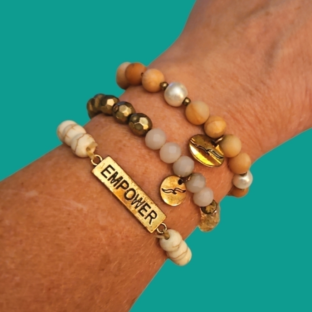 3/$30 MARY KAY Howlite Rhodochrosite Acrylic Beaded Stretch Bracelets Set